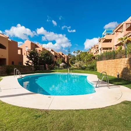 Rentandhomes Golf Elviria Apartman