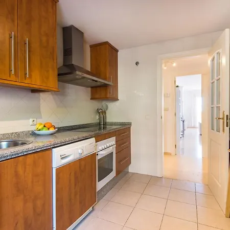 Rentandhomes Golf Elviria * Марбелья