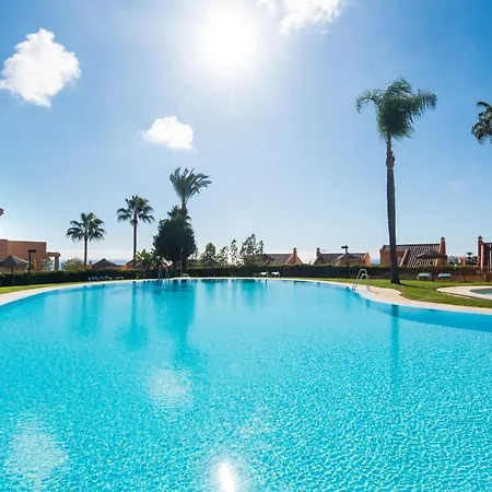 Rentandhomes Golf Elviria Apartament *