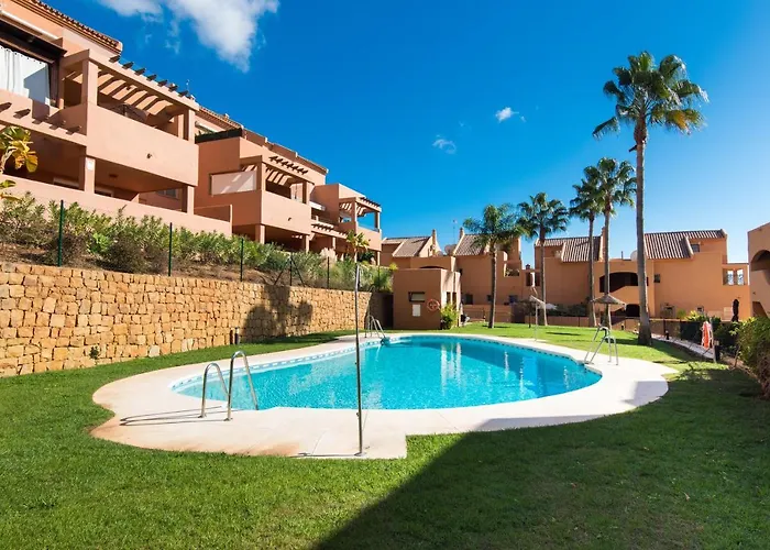 Rentandhomes Golf Elviria Apartment