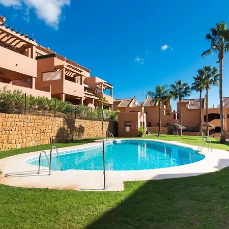 Rentandhomes Golf Elviria Apartman