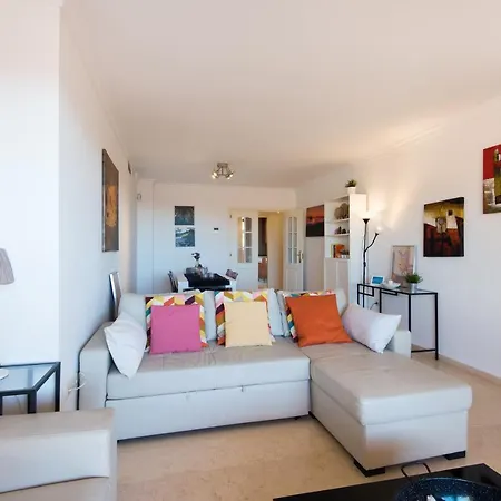 Rentandhomes Golf Elviria * 马尔韦利亚