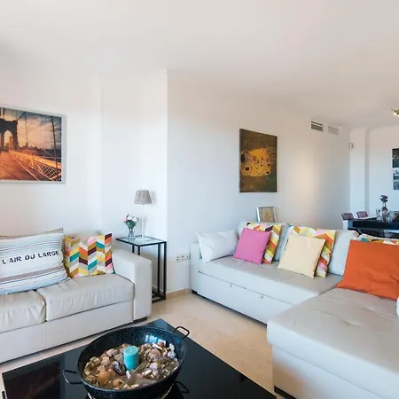 Rentandhomes Golf Elviria 公寓