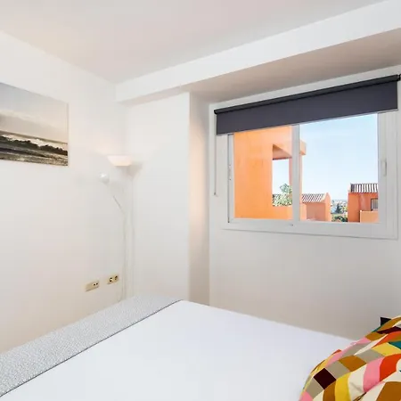Rentandhomes Golf Elviria 马尔韦利亚