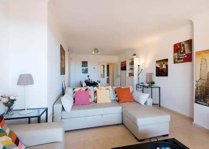 Rentandhomes Golf Elviria * Марбелья