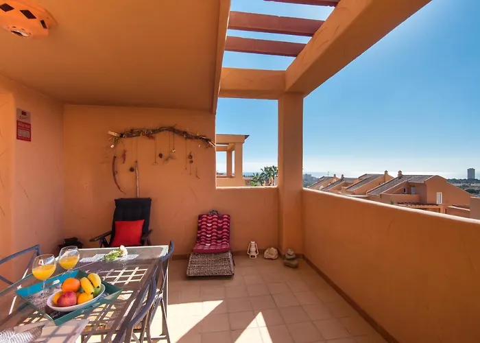 Rentandhomes Golf Elviria Апартаменты *
